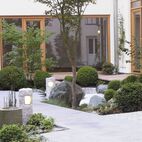 Eiben- und Buxkugeln in verschiedenen Größen - Japanischer Garten - Entworfen von gründesign und inspired by nature